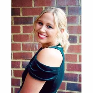 Meet your Posher, Alyssa